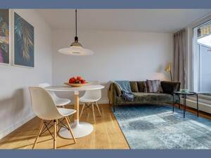 Möbliert: Helle moderne Wohnung zur Miete