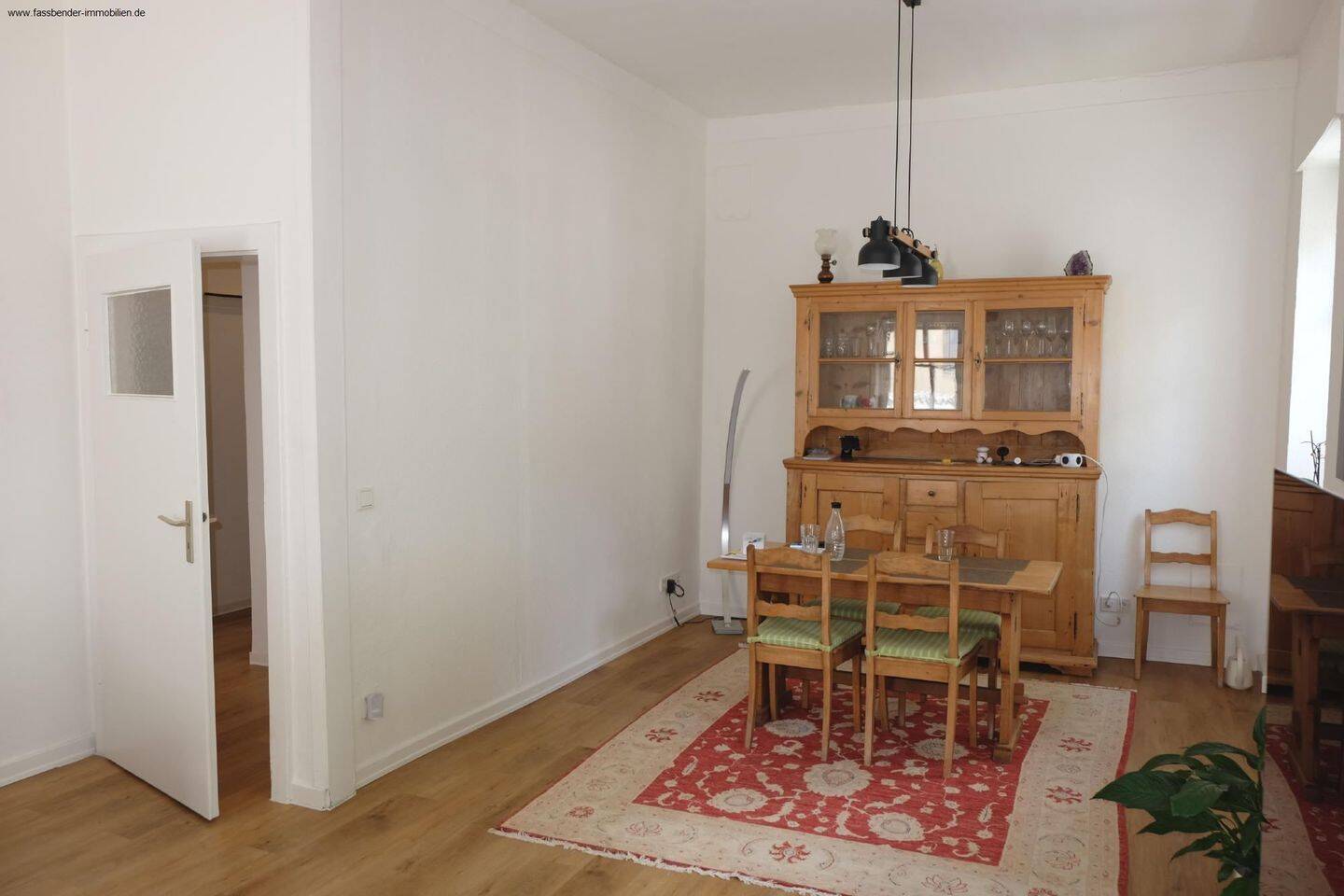 Trier-Süd, helle 3 ZKB Altbauwohnung mit Einbauküche in ruhiger Wohnlage zu vermieten. – Trier – Vorschaubild 4
