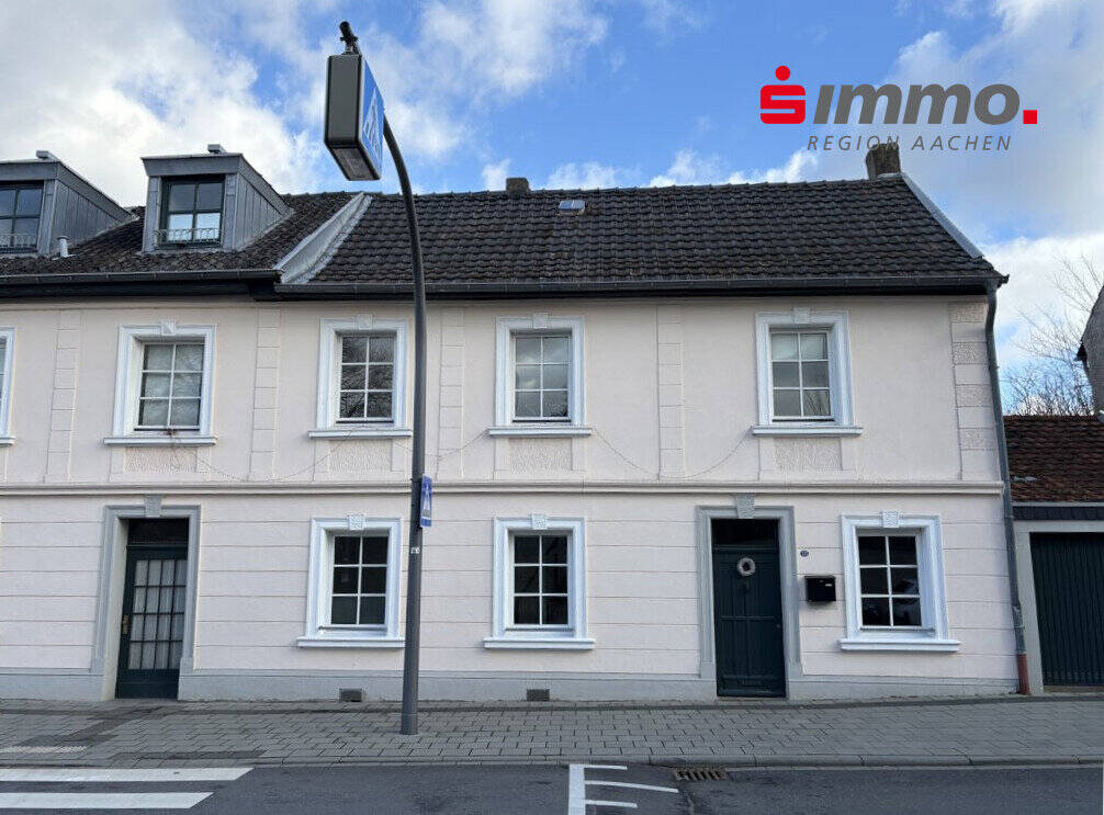 Denkmalgeschützte 5-Zimmerwohnung im Stil eines eigenen Hauses in Richterich