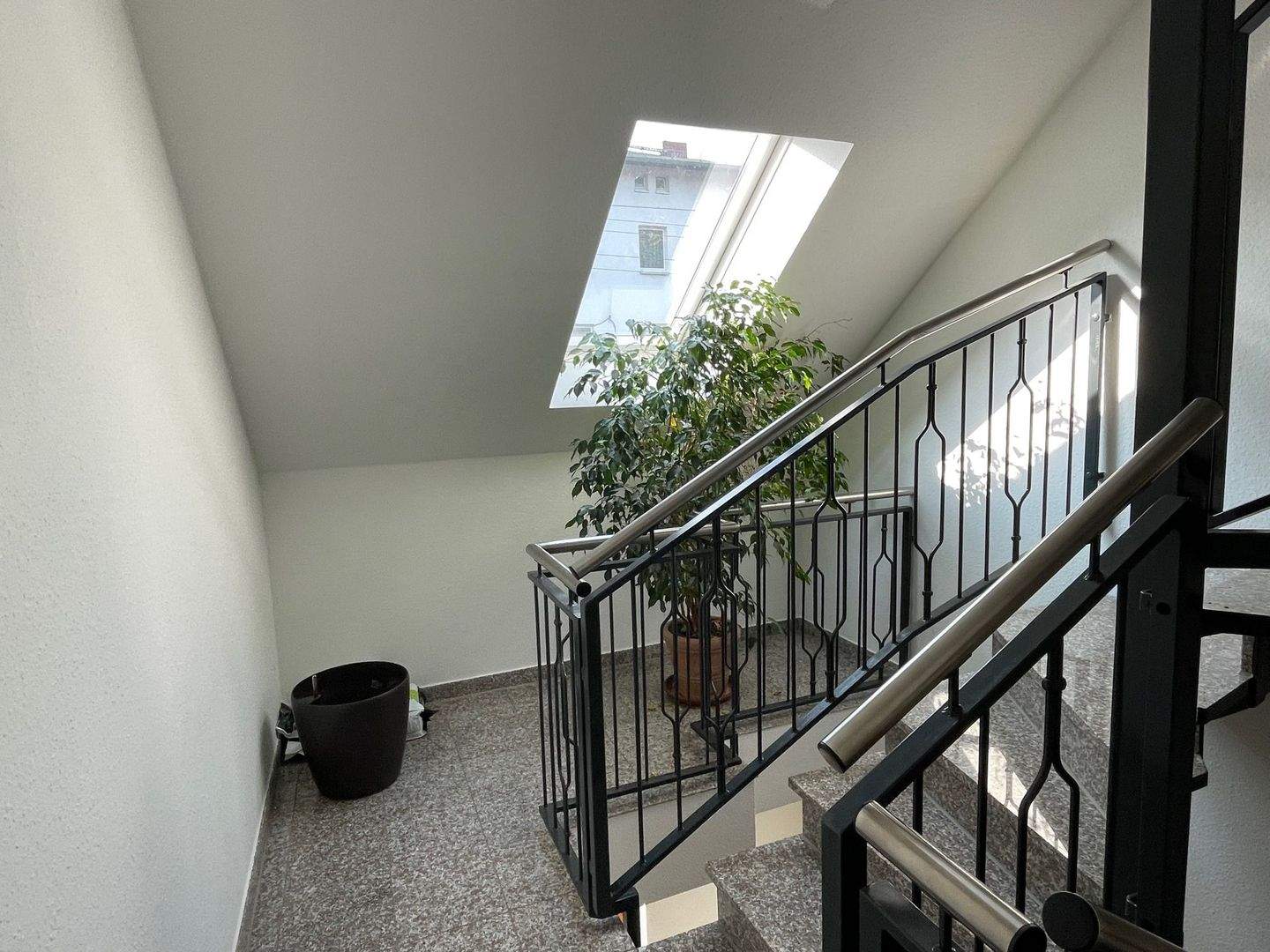 Wohnraum mit Wert: Mehrparteienhaus als langfristige Anlage – Eilenburg – Vorschaubild 7