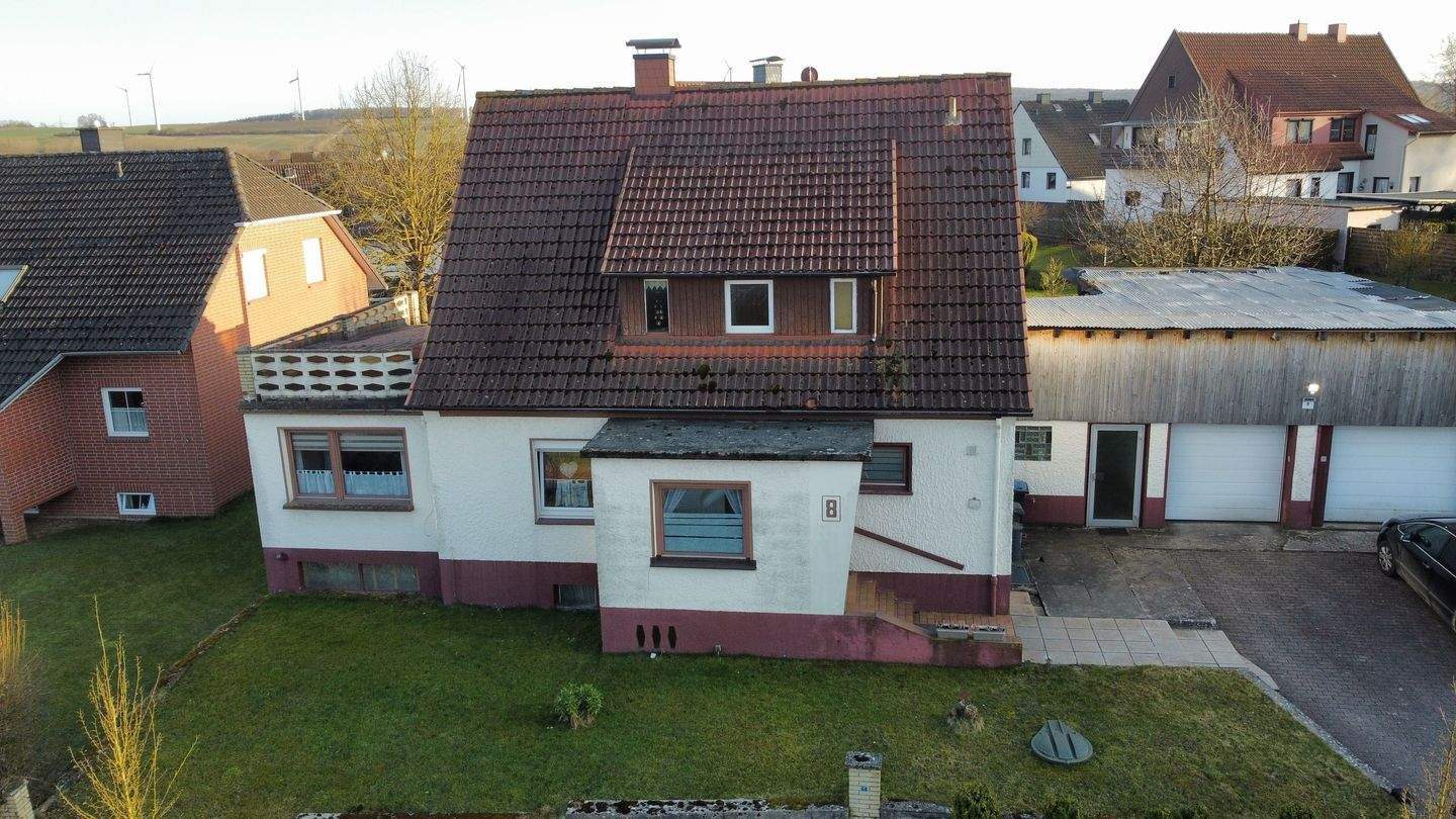 Handwerker aufgepasst: Freistehendes Einfamilienhaus mit viel Potenzial in Einbeck / Naensen – Einbeck – Bild 1 von 9