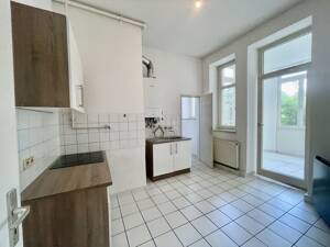 Altbauwohnung mit verglaster Sonnenloggia - Wohnen im Herzen von S-West