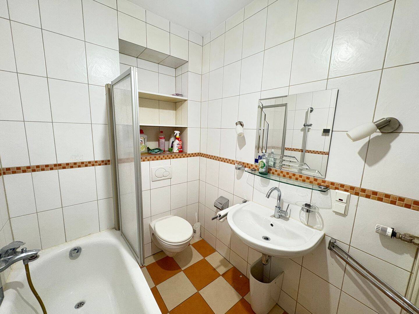 Frisch renovierte 4 ZKB Wohnung ab sofort zu vermieten ! – Trier – Vorschaubild 8