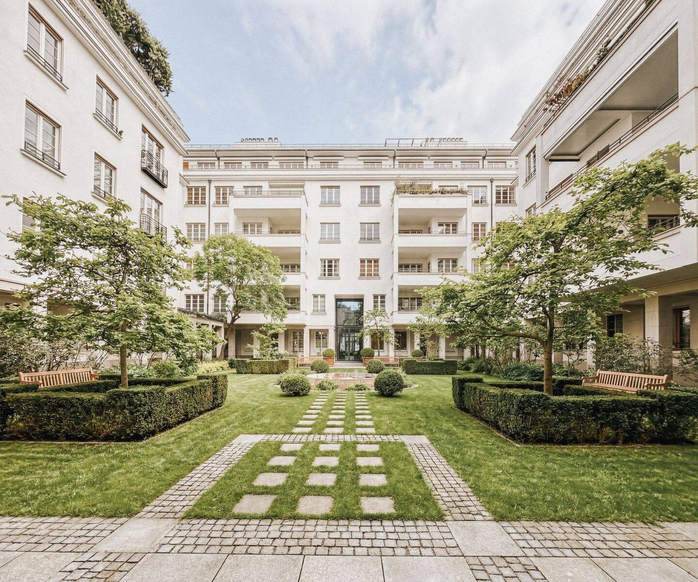 Exklusive 5-Zimmer-Residenz in der Maxvorstadt mit direktem Zugang zum Rocco-Forte-5*-Hotel The Charles – München – Vorschaubild 2