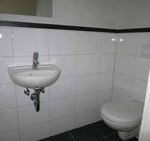 Helle, moderne Neubauwohnung mit großem Balkon, Citylage, direkte S_ Bahn- Nähe – Böblingen – Vorschaubild 7
