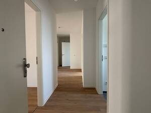 Ab sofort! 3-Zimmer-Wohnung (Typ 27 kompakt) mit Balkon, Gäste-WC und eigenem Keller – 50968 Köln – Vorschaubild 2