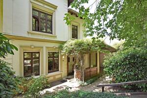 Villa zum Wachküssen in bester Lage: Villa auf herrlichem, ca. 1.319 m² großem Grundstück gen Süden – 21465 Wentorf bei Hamburg – Vorschaubild 2