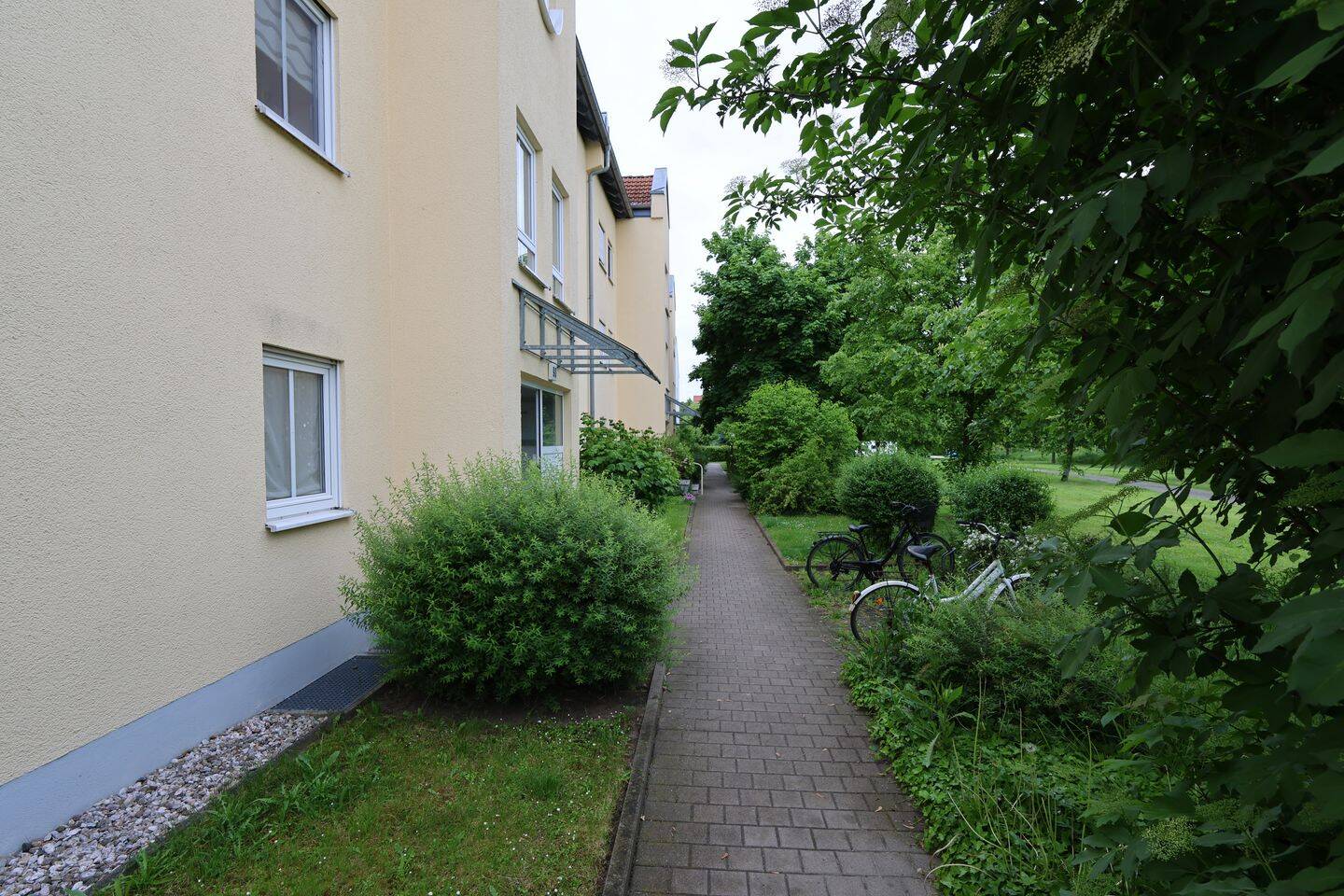2-Zimmer-Wohnung mit Balkon und Stellplatz in Leipzig