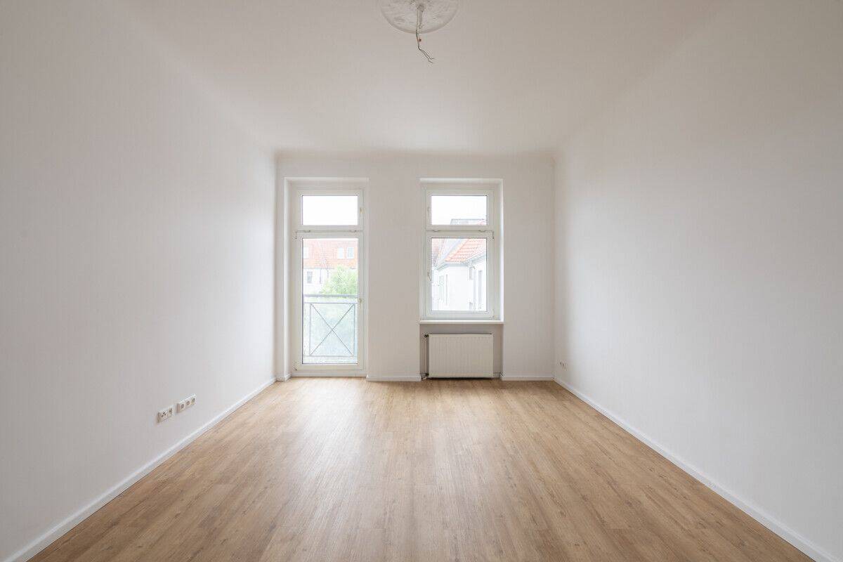 Attraktives Apartment: Bezugsfreie Wohnung, modernes Tageslicht-Badezimmer, lichtdurchflutet & hell – Berlin – Vorschaubild 3