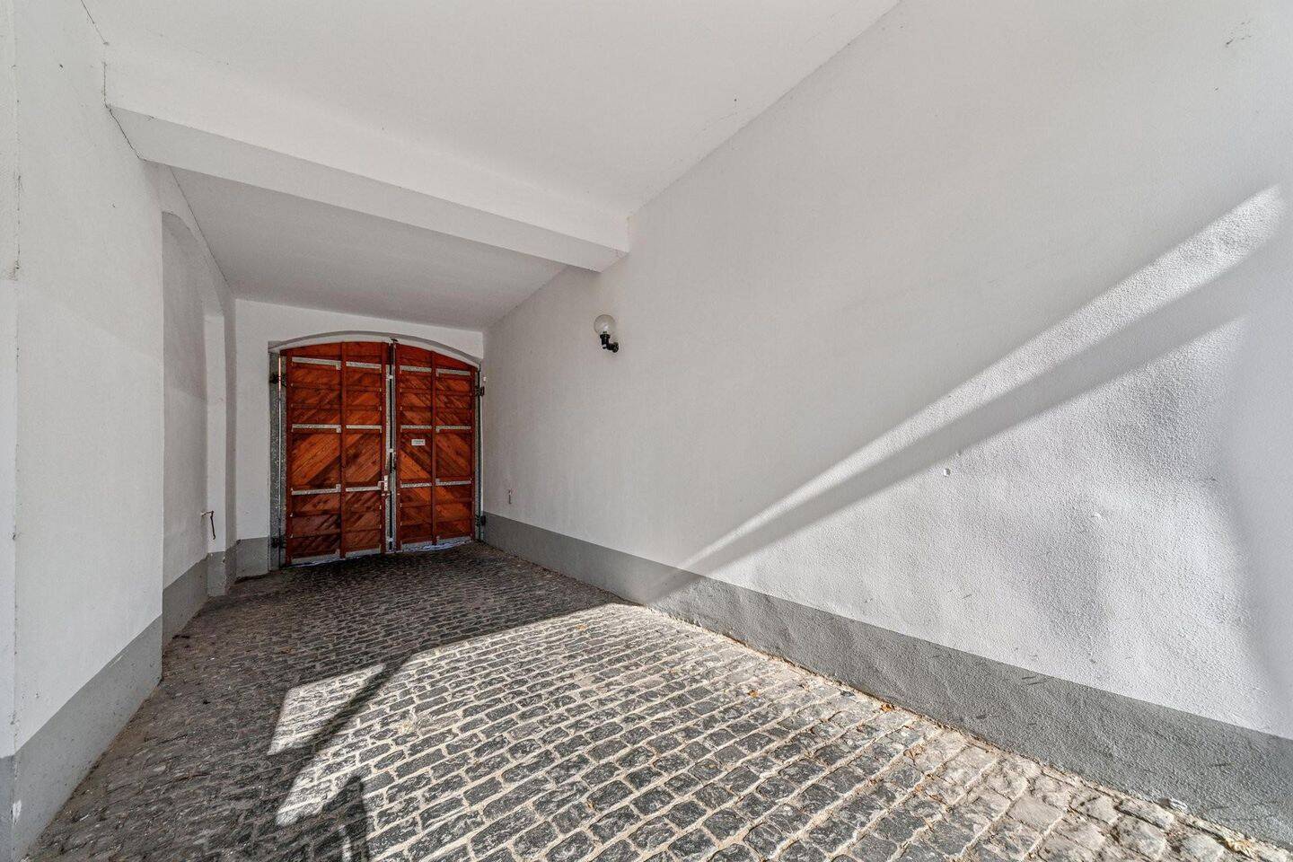 Qualitativ beeindruckendes Mehrfamilienhaus im historischem Stadtkern !! – Grimma – Vorschaubild 3