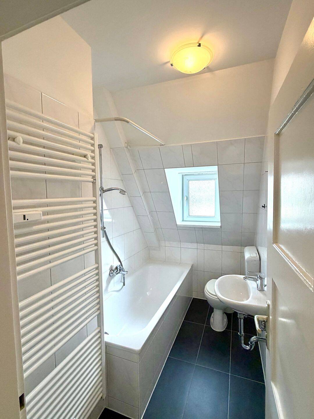 2er WG-Neugründung – frisch renovierte Wohnung mit neuer Küche im Nürnberger Zentrum – Nürnberg – Vorschaubild 8