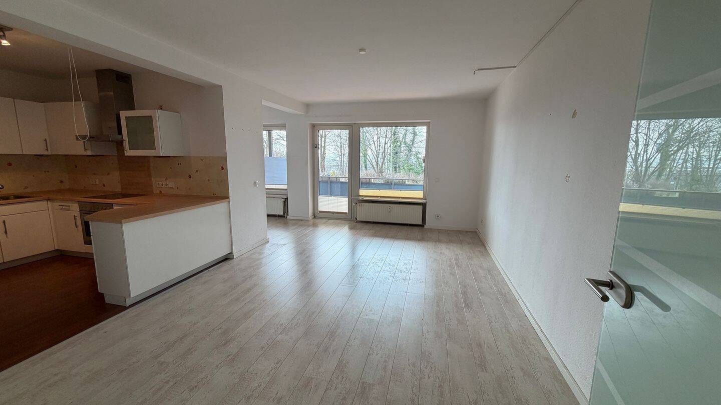 Stilvolles Wohnen auf einer Ebene: Moderne 1,5-Zimmer-Wohnung mit XXL-Balkon & Garage