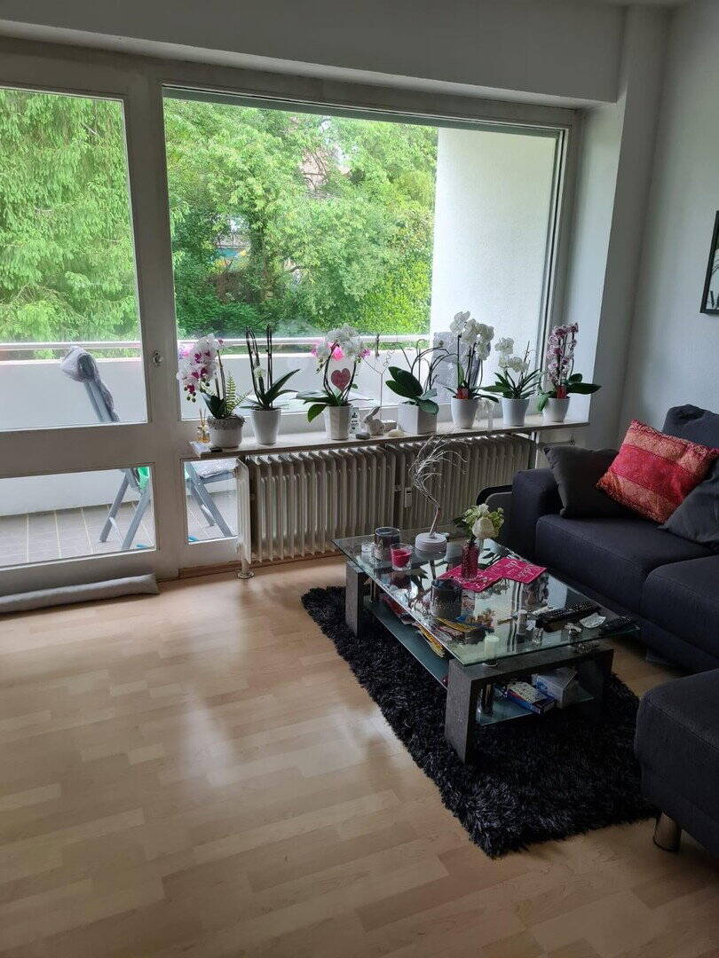 Rendite von ca. 4,8?%.Schöne, ruhige 2 Zimmer, Küche, Bad-Wohnung mit Balkon in SB Rotenbühl