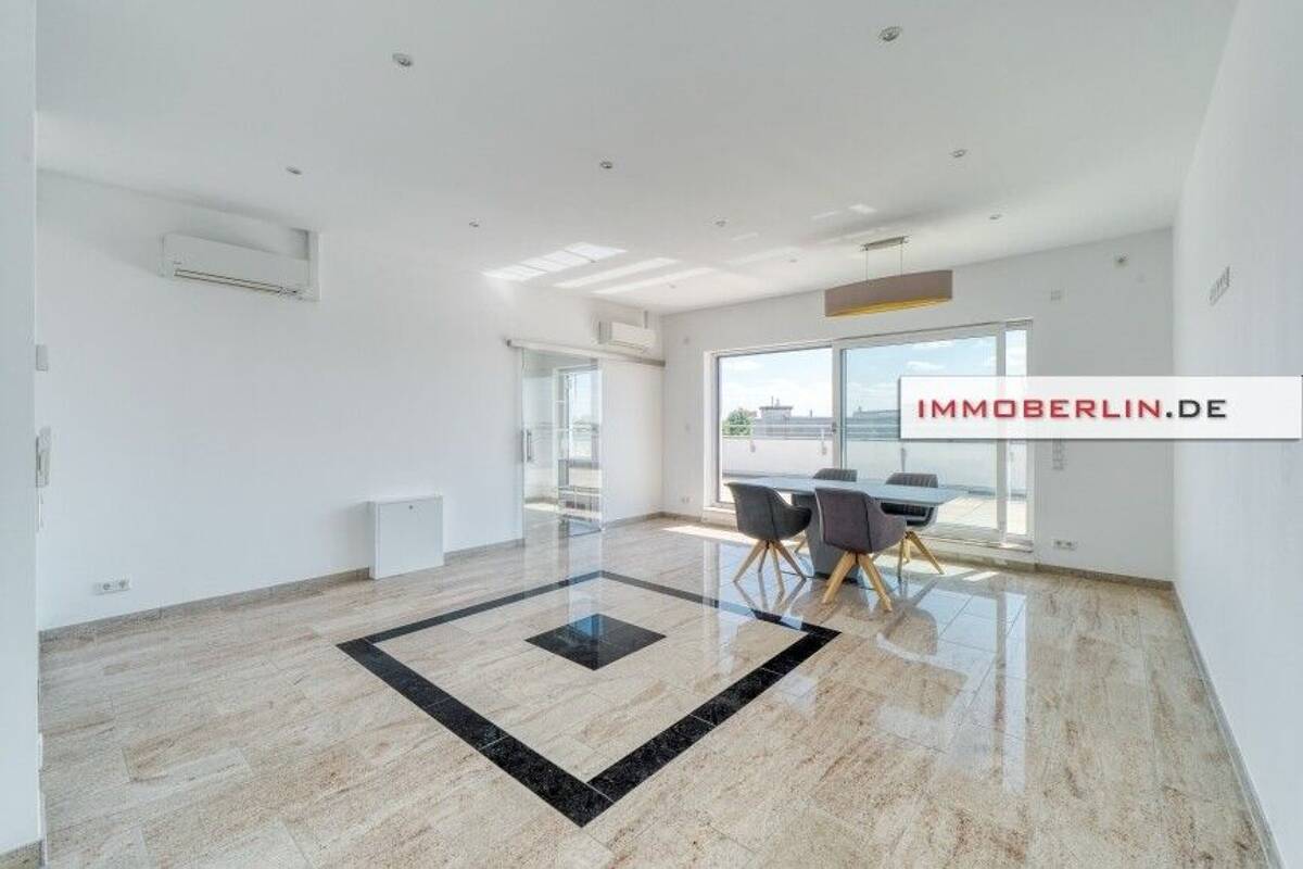 IMMOBERLIN.DE - Komplette Etage! Großzügige Wohnung mit Privatlift, Südwestterrasse & Pkw-Stellplatz – 12157 Berlin – Bild 1 von 9