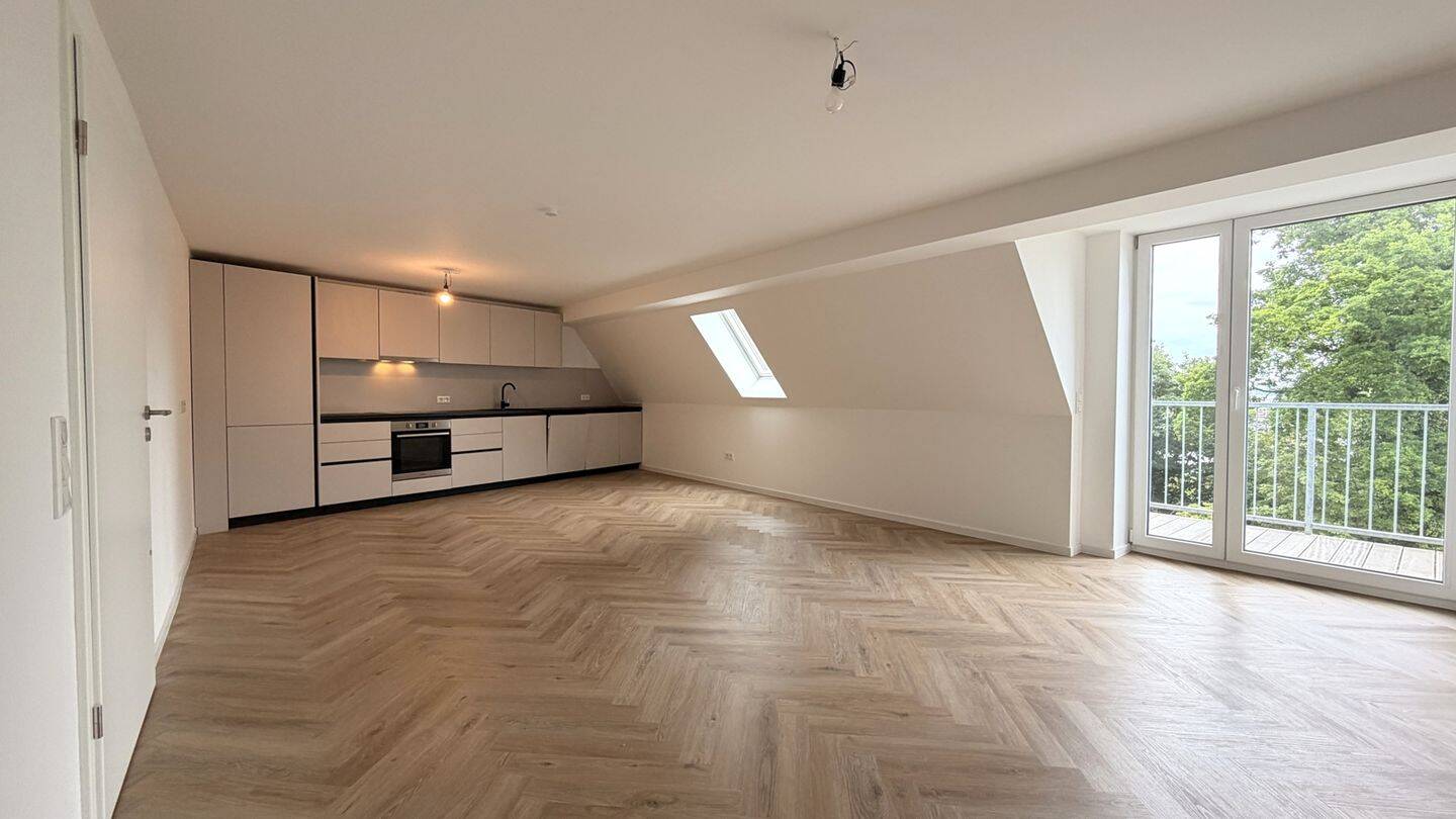 Bezugsfreie 2-Zimmer-Wohnung mit Balkon in 24106 Kiel