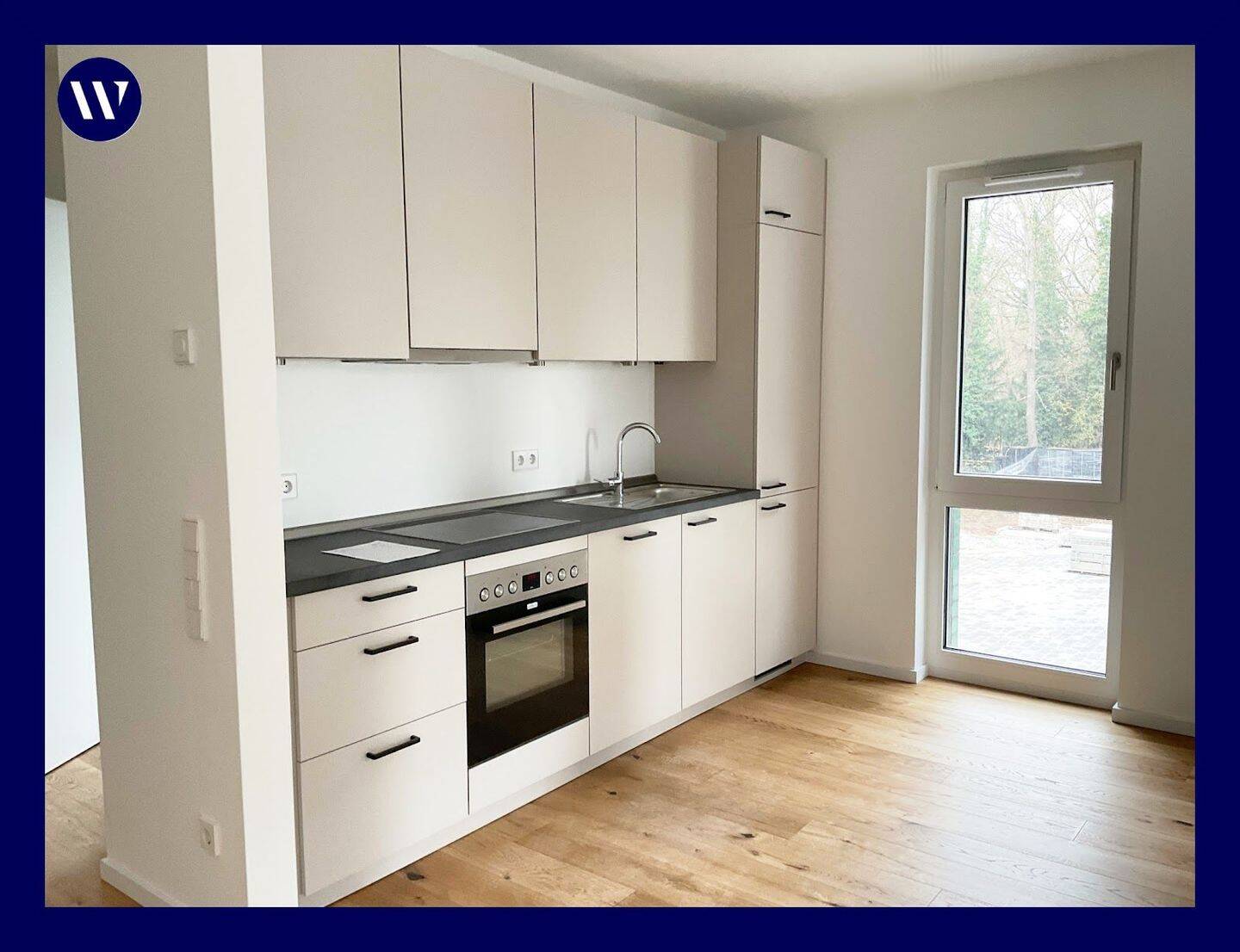 Mit Chick & Charme das Wohnen genießen: 2 Zimmer & Einbauküche, Glaswand-Loggia, Tageslichtbad