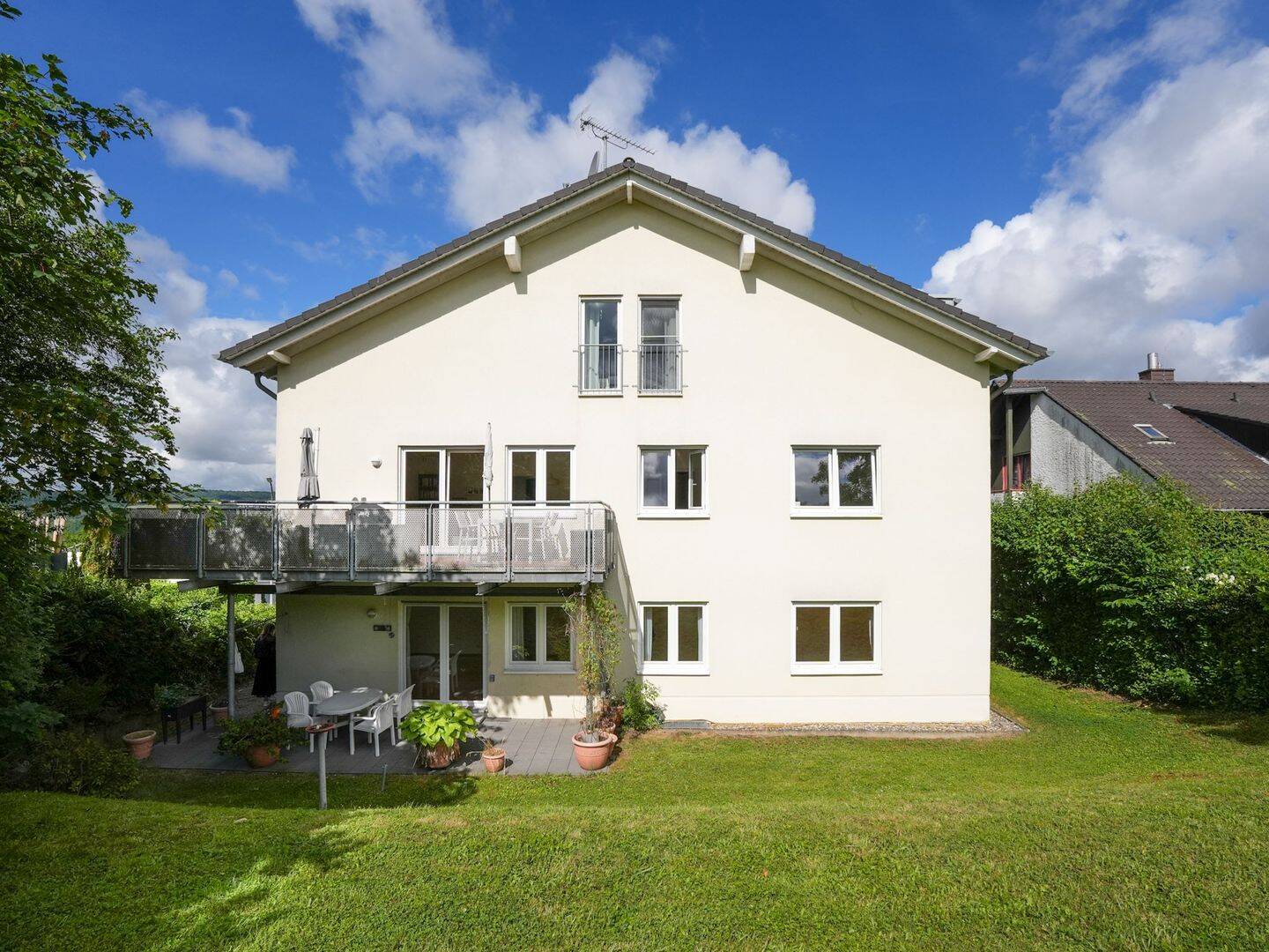 Hausgefühl inklusive - Moderne Eigentumswohnung mit Terrasse und Garten!