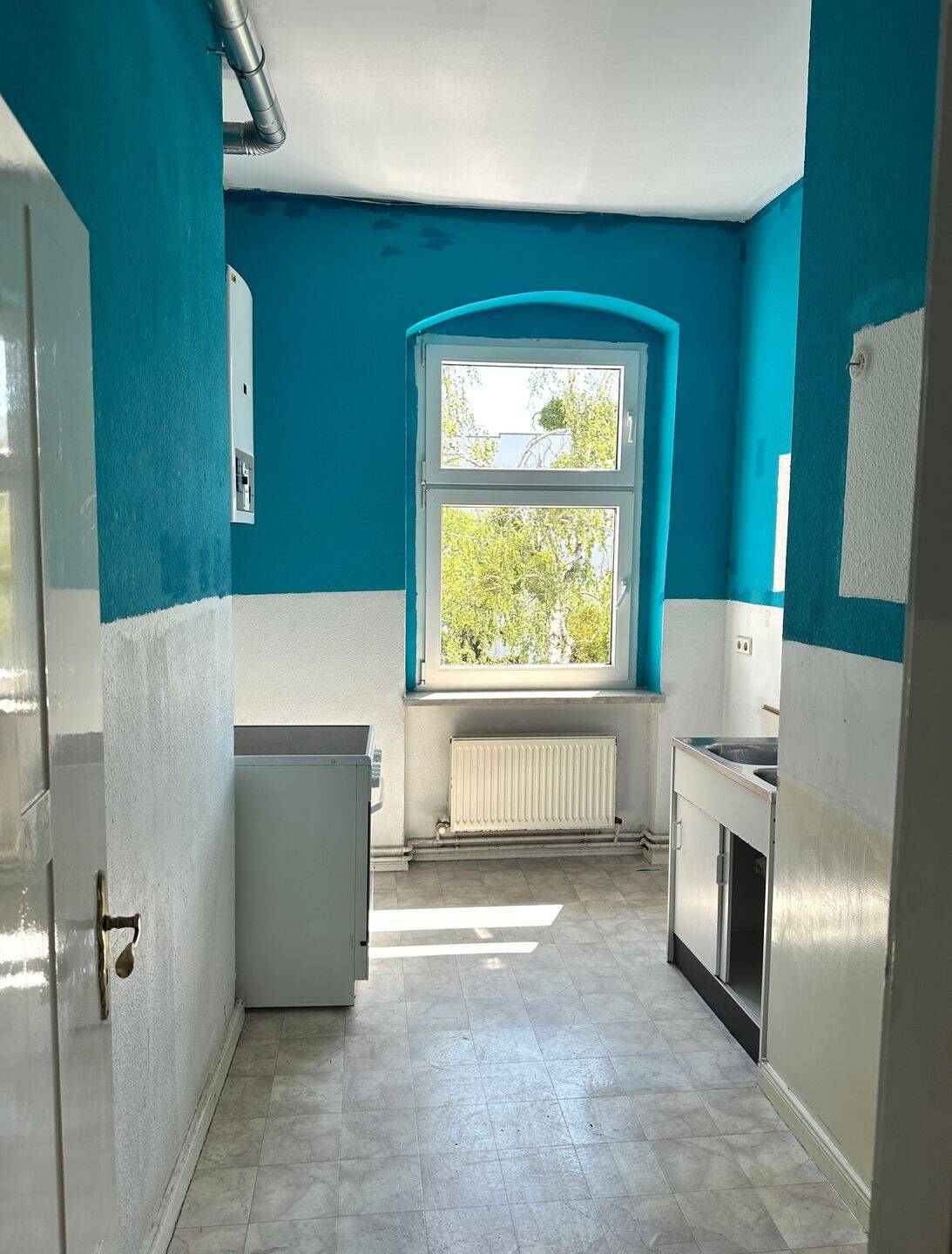 Altbauflair in attraktiver Lage: bezugsfreie 2-Zimmer-Wohnung nahe Lietzenseepark in Charlottenburg! – Berlin – Vorschaubild 4