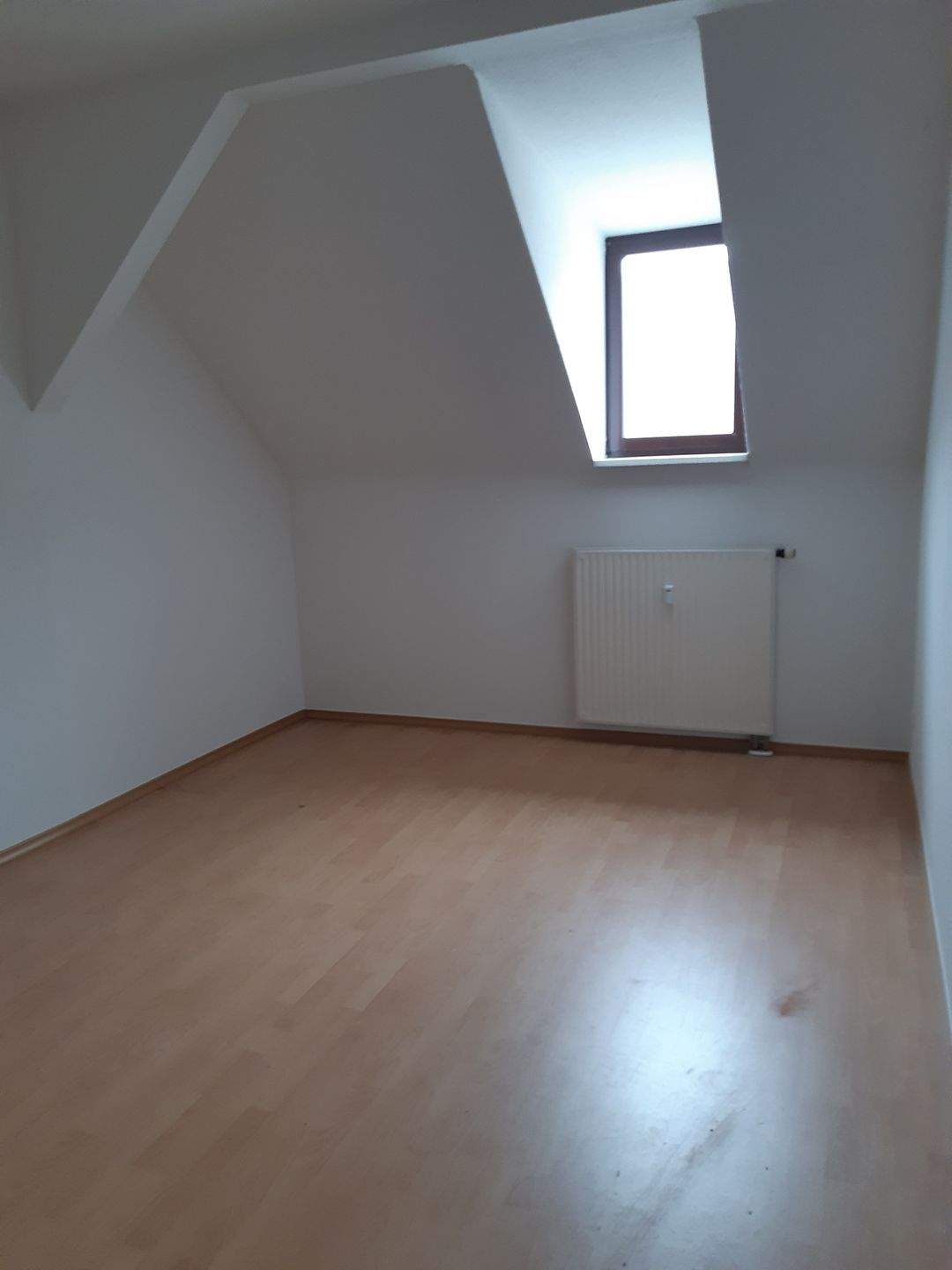 Gemütliche 2-Zimmer-Wohnung im Dachgeschoss – Chemnitz – Vorschaubild 4