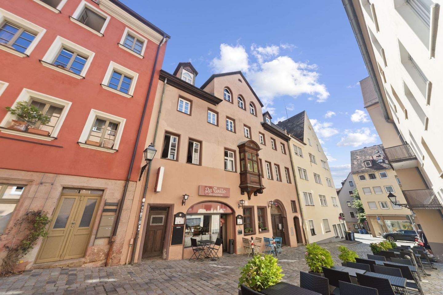 Top Lage! Zentrale 3-Zimmer-Wohnung mit Stellplatz - sofort verfügbar – Nürnberg – Bild 1 von 9
