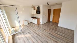Charmantes 1-Zimmer-Apartment mit Dachterrasse, Aufzug und Stellplatz in Rommelshausen – 71394 Kernen im Remstal – Vorschaubild 1