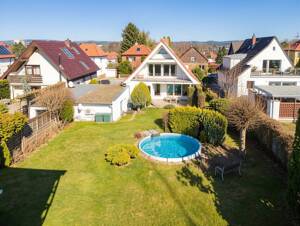 Familienparadies! - Hochwertig saniertes Einfamilienhaus mit Pool und Kamin in ruhiger Siedlungslage – 1239 Dresden – Vorschaubild 2