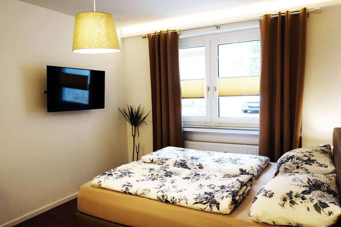 Delux Apartment Erstbezug in Stadtzentrum alles inkl. mit Balkon – Düsseldorf – Vorschaubild 2