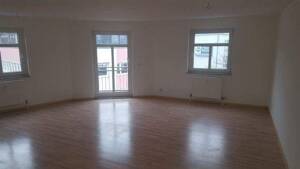 Großzügige 2. RW. im 3.OG. mit Laminatb., Balkon, EBK u.v.m. im DD.-Hechtviertel zu vermieten! – 1097 Dresden – Vorschaubild 2