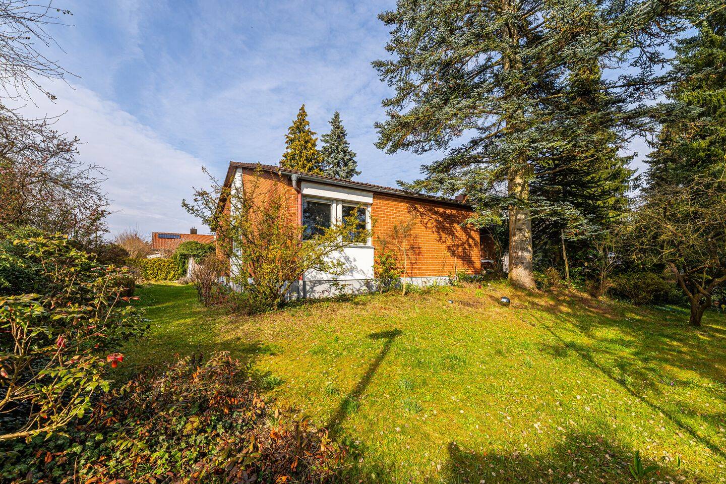 135qm Wohnen auf einer Ebene - lichtdurchfluteter Bungalow, idyllischer Garten! Preis VB. – Nürnberg – Vorschaubild 5