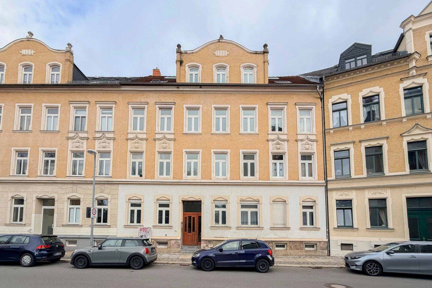 Teilvermietetes MFH mit 13 Einheiten und Wertsteigerungspotenzial in Chemnitz