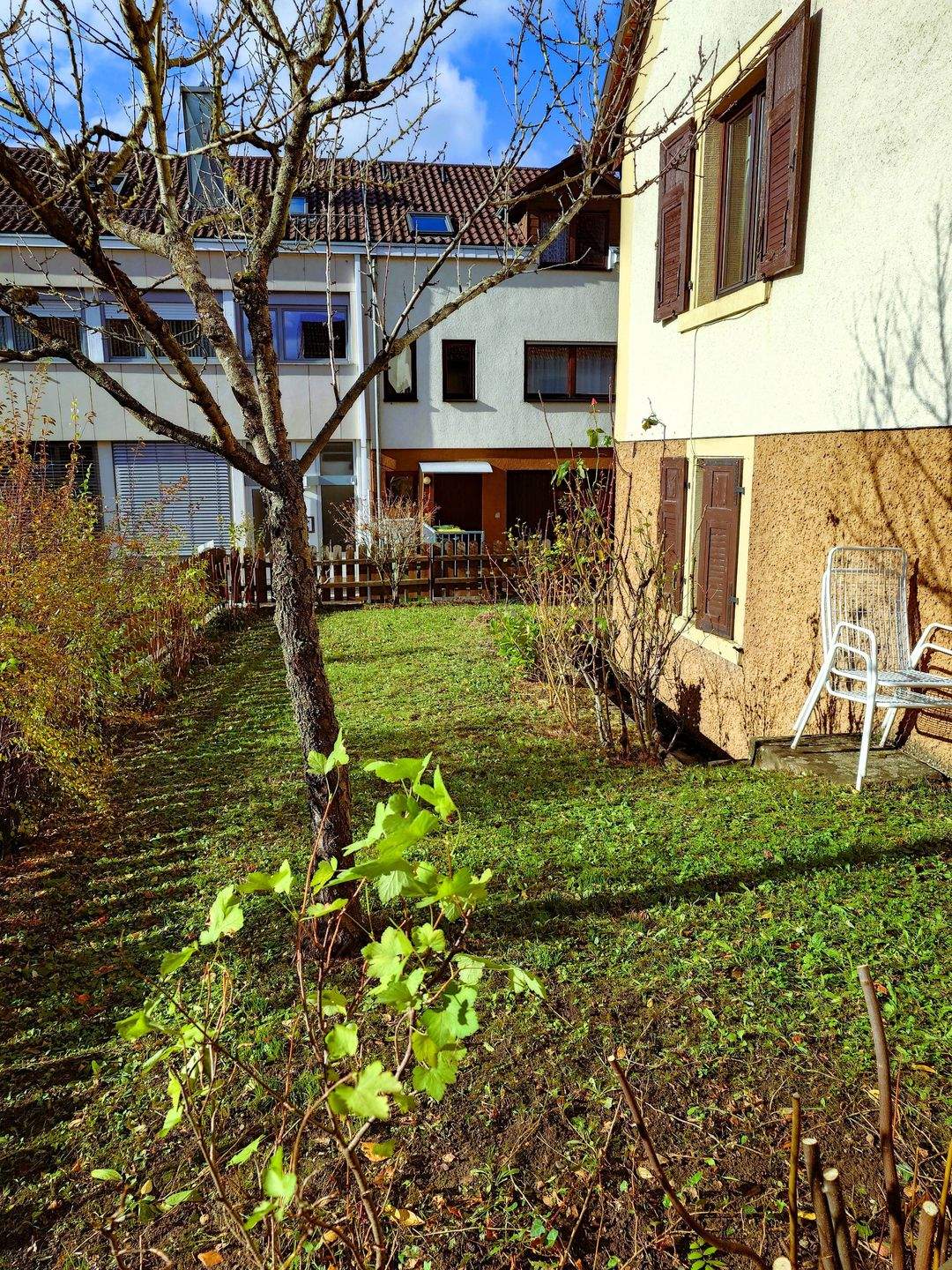 Im Herzen von ERSINGEN - älteres 1 bis 2 Familienhaus - ideal für Handwerker – Kämpfelbach – Vorschaubild 2