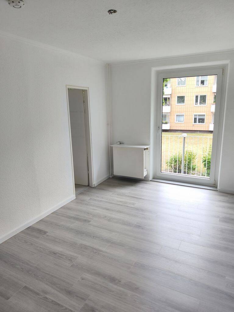 Hannover-Marienwerder TOPLAGE: sanierte 3 Zimmer Wohnung 1. OG mit schöner Loggia ! – Hannover – Vorschaubild 5