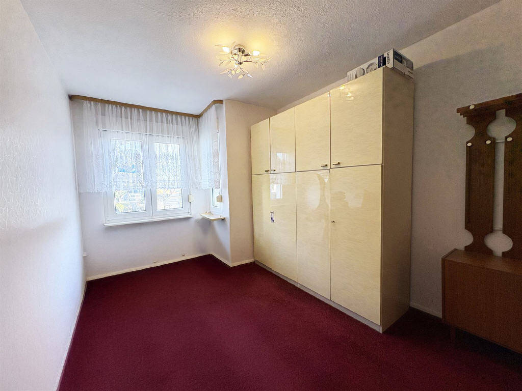 Investieren in zentraler Lage von Mainz-Kastel: Freistehendes 6 Familienhaus mit Süd-West-Garten – Wiesbaden – Vorschaubild 9
