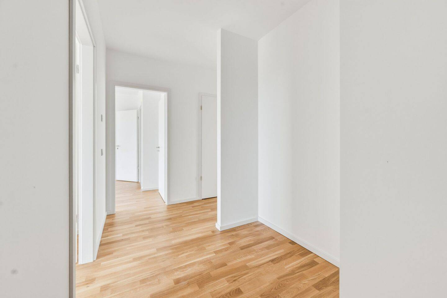 3-Zi-Wohnung mit EBK, Stellplatz und hochwertiger Ausstattung – München – Vorschaubild 6