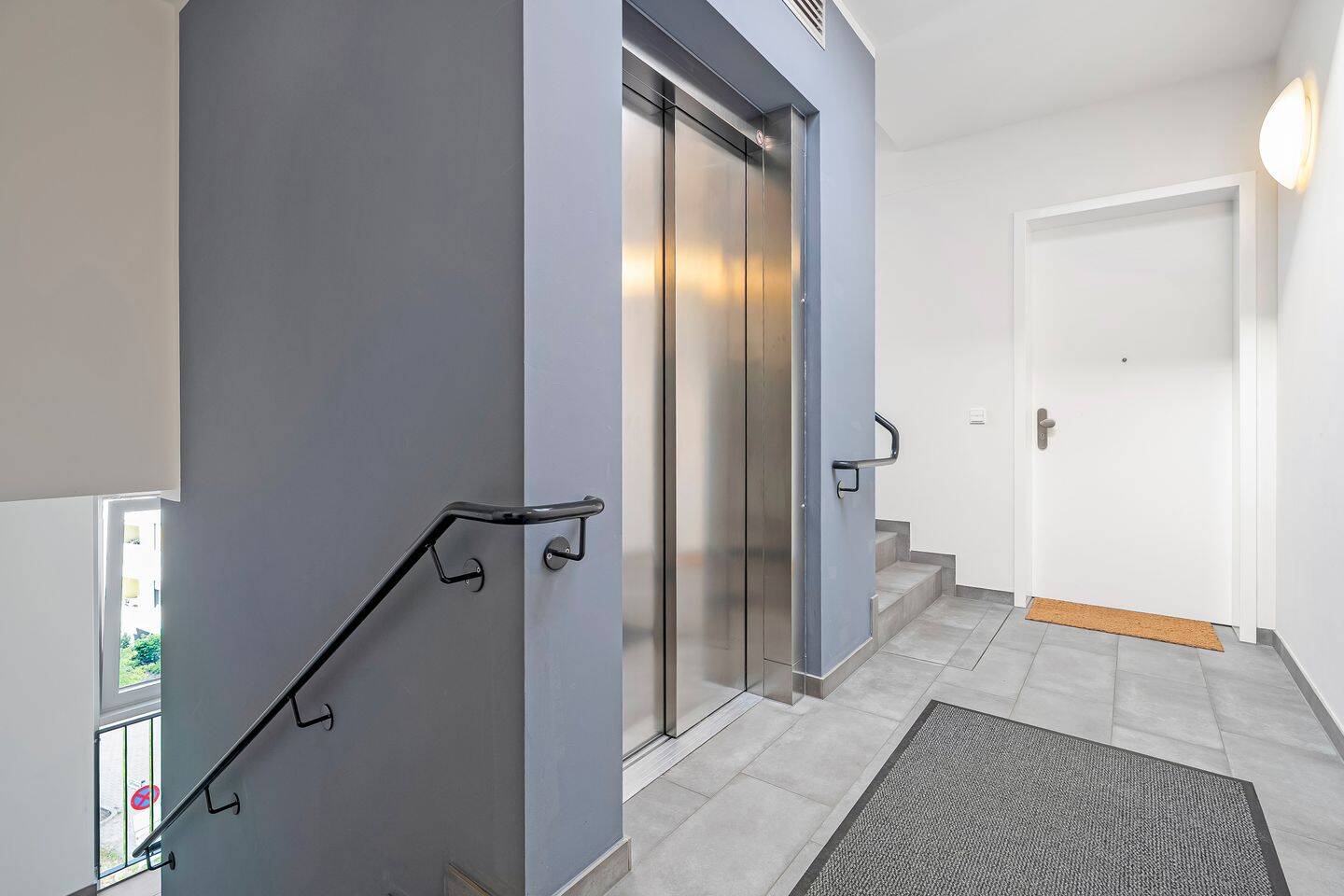 Modernes Wohnen am Wasser - Hochwertige Dachgeschosswohnung mit Dachterrasse, Aufzug und Wasserblick – Berlin – Vorschaubild 8
