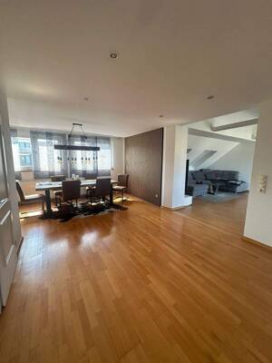 Exclusive, hochwertig möblierte 3 Zi Terrassenwohnung mit Whirlpool für mind. 12 Monate zu vermieten – 40476 Düsseldorf – Vorschaubild 3