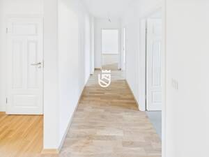 Hochwertige 4-Zimmer-Dachgeschosswohnung mit Balkon in gefragter Lage von Halle – 6112 Halle (Saale) – Vorschaubild 4