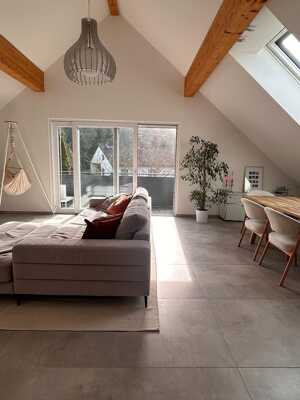 Helle moderne 4-Zimmer Wohnung nahe Weltwald