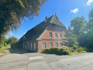 NEUAUFLAGE: Denkmalgeschütztes Bauernhaus an der Elbe in Kirchwerder, 4 ha Boden inkl. Baugrundstück