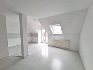 Sanierte 3-Zimmer-Wohnung mit Balkon: ruhige, zentrumsnahe Lage in Chemnitz-Hilbersdorf – 9131 Chemnitz – Vorschaubild 2
