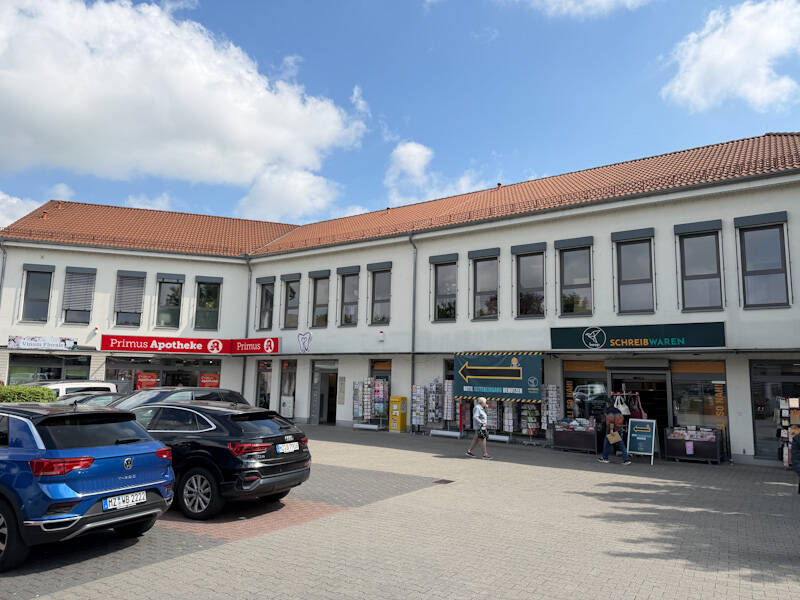 Stadecken-Elsheim: Barrierefreie Gewerbeeinheit/Praxis auf ca. 118 m² in zentraler Lage