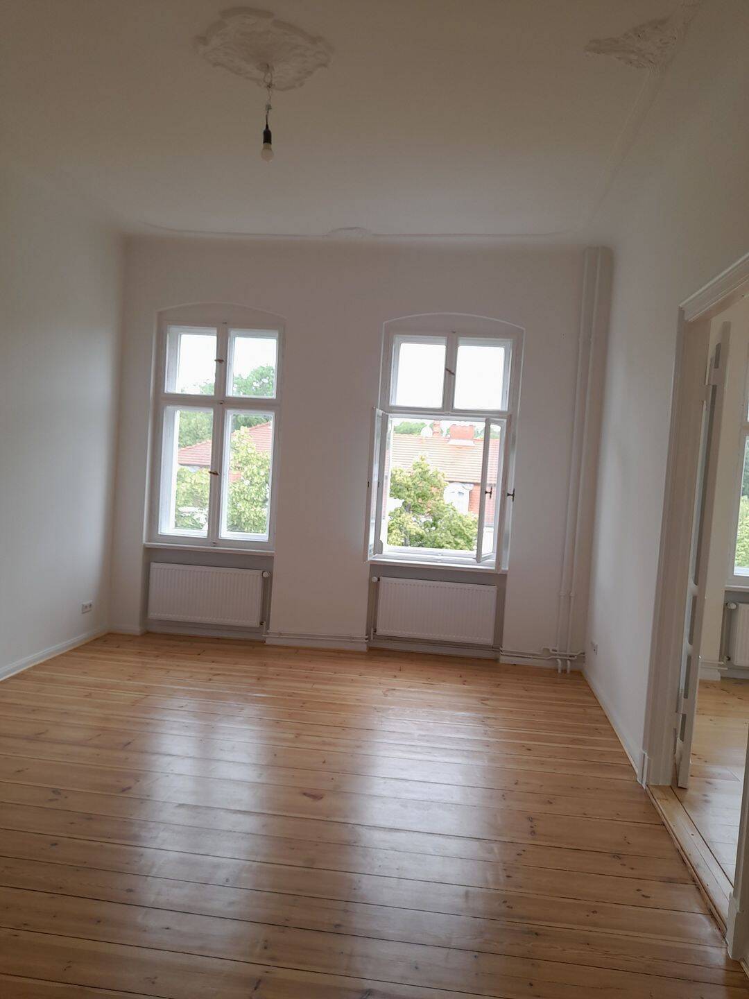 Sehr geräumige, voll sanierte 2-Zimmer-Whg., 3.OG, AB, Dielenböden, Dusche, Stuck – Berlin – Vorschaubild 7