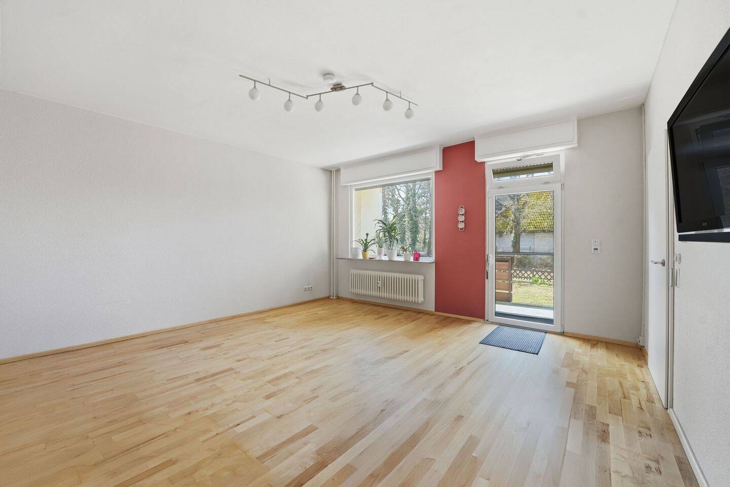 4-Zimmer-Wohnung mit Garten, Stellplatz und 2 Bädern – Berlin – Vorschaubild 3