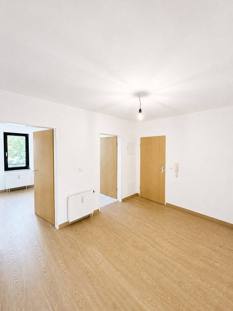 Helle, renovierte 2,5-Zimmer-Wohnung mit Südbalkon in -Moosach - RESERVIERT! – München – Vorschaubild 3