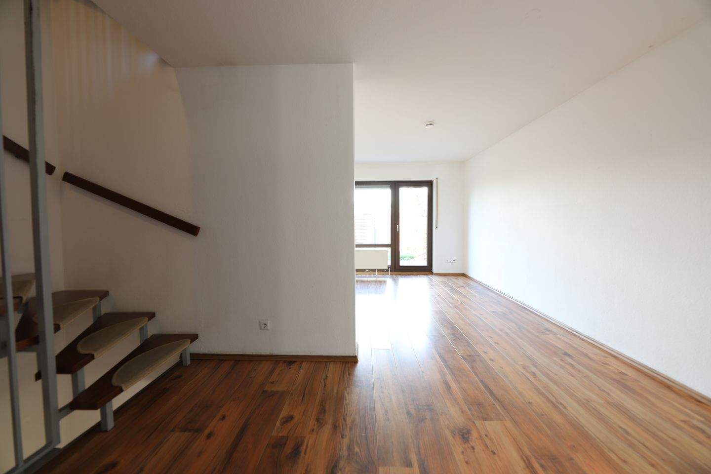 Charmantes Reihenmittelhaus mit Garten, Balkon, Garage und Keller in Großkugel – Kabelsketal – Vorschaubild 4