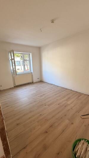 Hübsche 3-Raum-Wohnung mit Loggia direkt an der Fachhochschule! – 99085 Erfurt – Vorschaubild 3