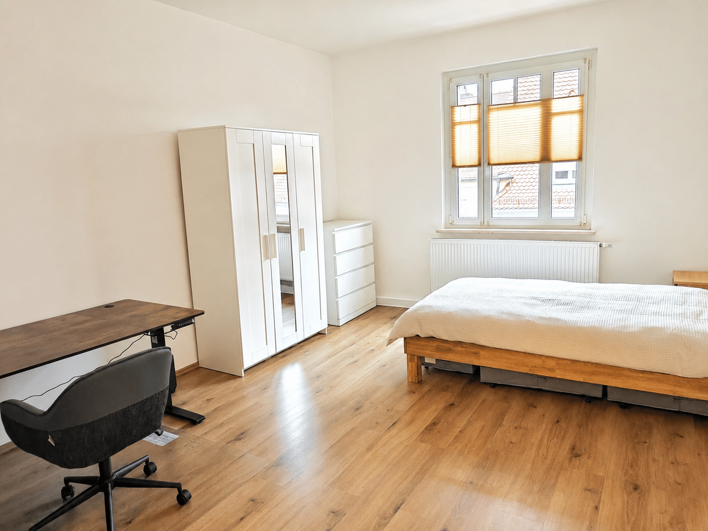 WG-Neugründung, frisch renoviert, zentrumsnah, 2 Duschen und 2 WCs, keine 10 Minuten mit dem Rad zur Ohm – Nürnberg – Vorschaubild 3