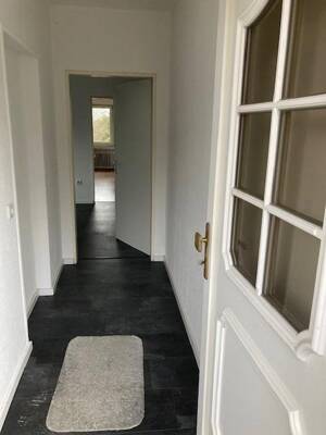 Großzügige Wohnung mit ausgebauten Kellerräumen und Terrasse in Reinshagen – 42857 Remscheid – Vorschaubild 3