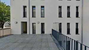 Erstbezug Gutleutviertel: 2 Zimmer mit 38 m² eigener Terrasse - Einbauküche inklusive – 60327 Frankfurt am Main – Vorschaubild 2