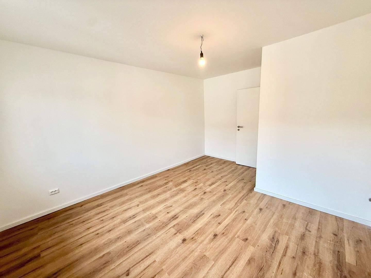 Ideal geeignet für 2-er WG! Freie & helle 2-Zimmer-Wohnung im 2.OG in nettem MFH direkt an der TH – Nürnberg – Vorschaubild 3
